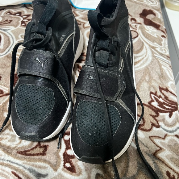 Puma Trainers Size 8 - Picture 1 of 4